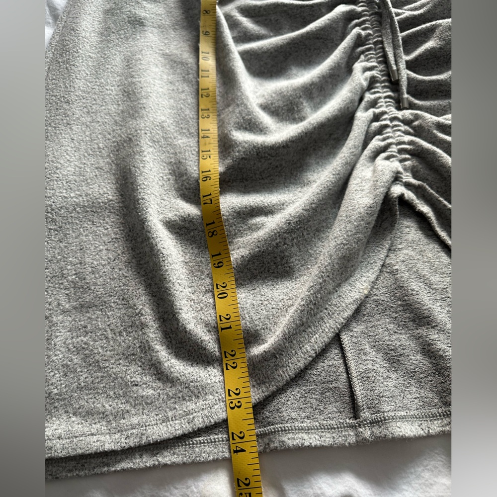 White House Black Market gray ruched skirt, size large - Picture 12 of 13